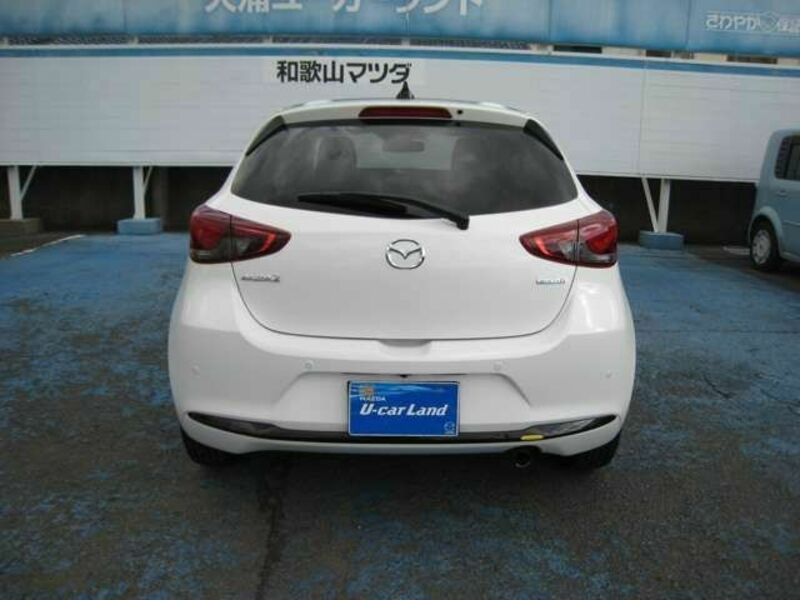 MAZDA2