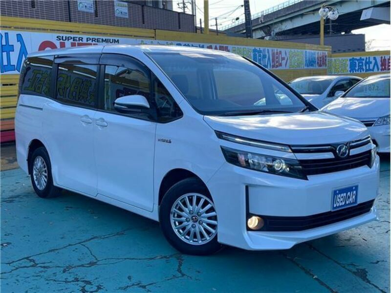 TOYOTA VOXY