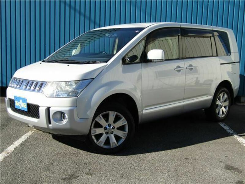 MITSUBISHI DELICA D5