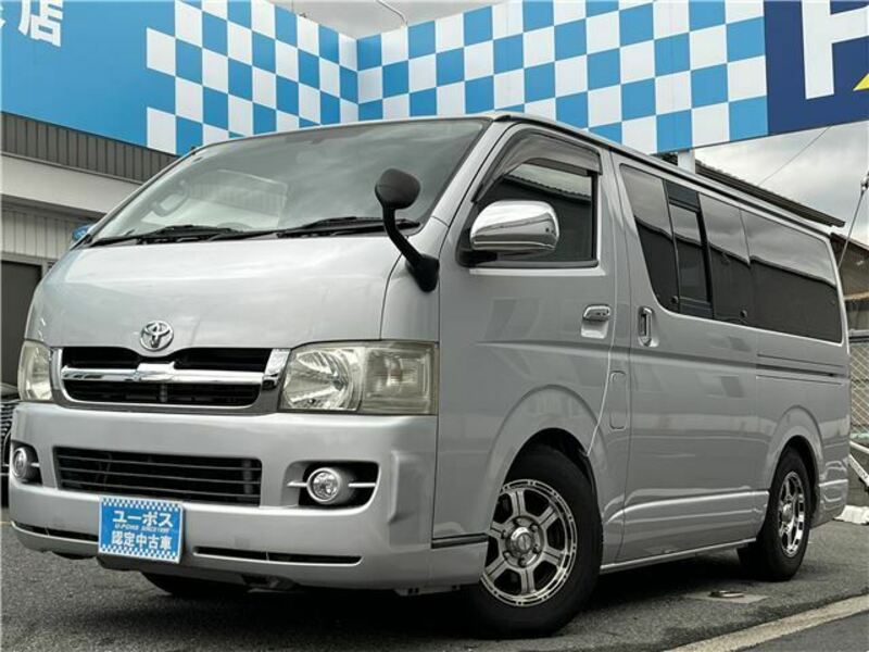 TOYOTA HIACE