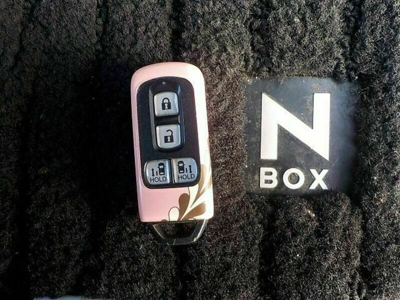 N BOX CUSTOM