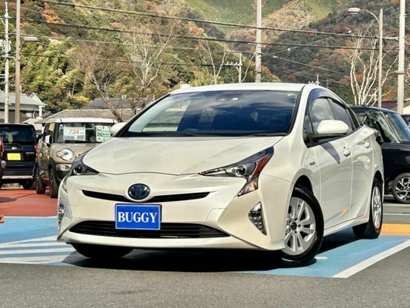 TOYOTA PRIUS