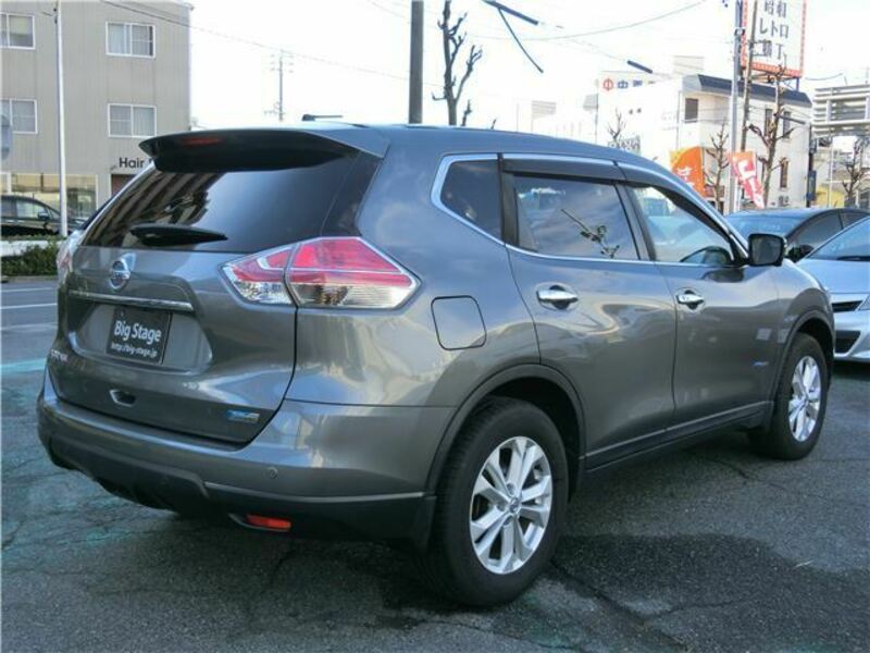 X-TRAIL