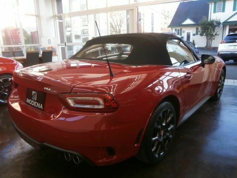 ABARTH 124 SPIDER