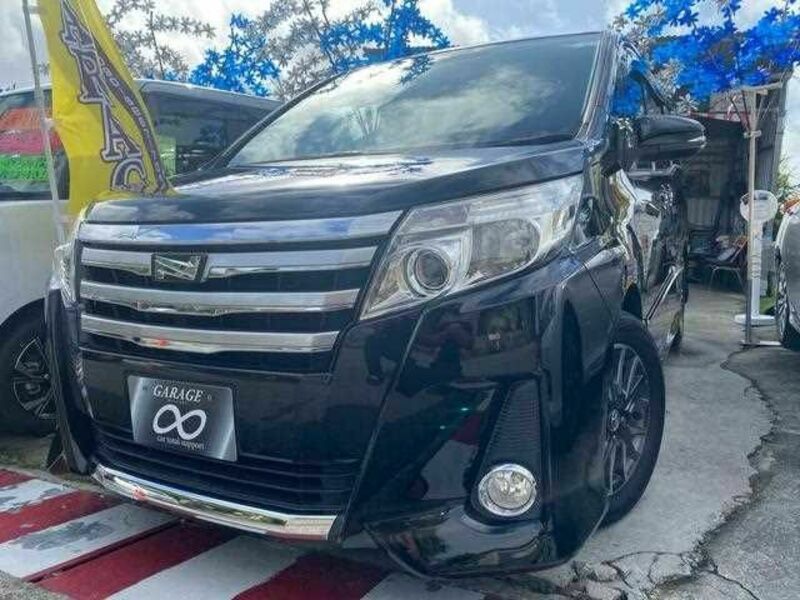 TOYOTA NOAH