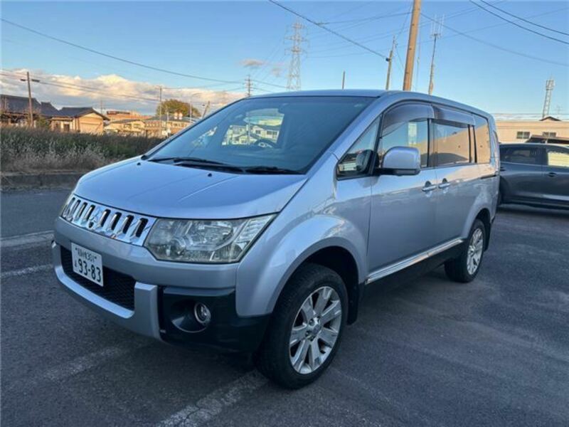 MITSUBISHI DELICA D5