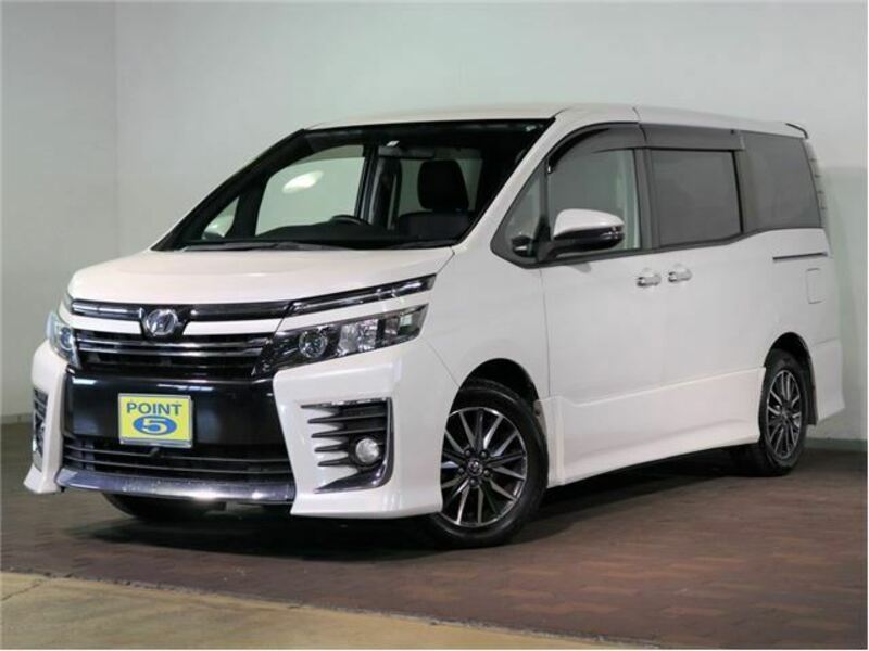 TOYOTA VOXY