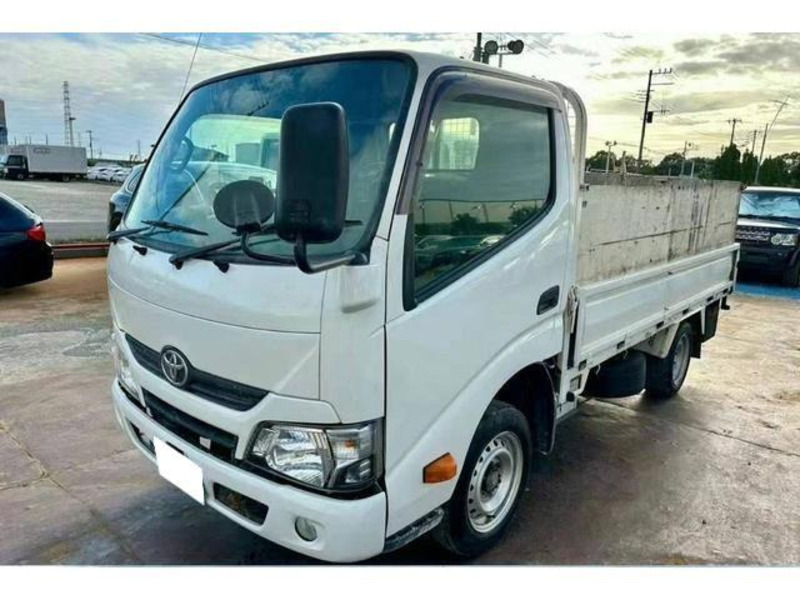 TOYOTA DYNA