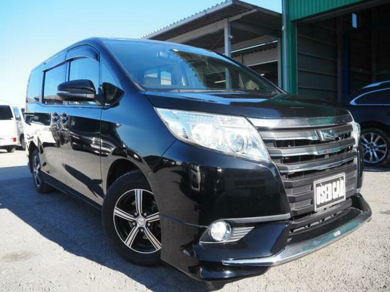 TOYOTA NOAH