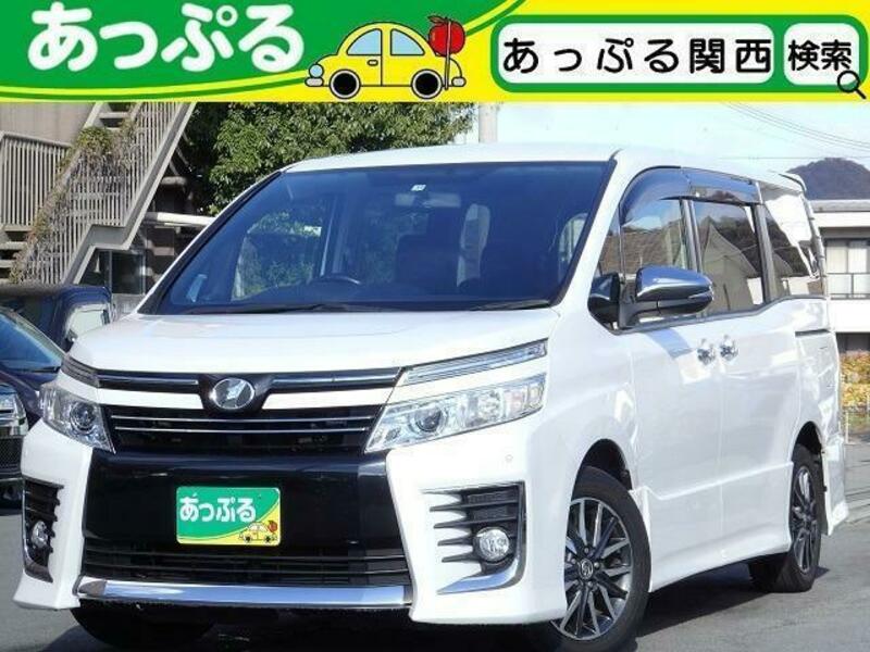 TOYOTA VOXY