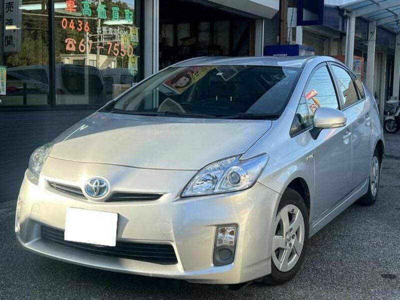 TOYOTA PRIUS