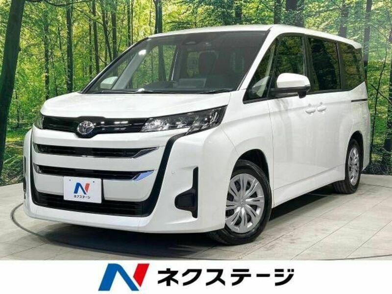 TOYOTA NOAH