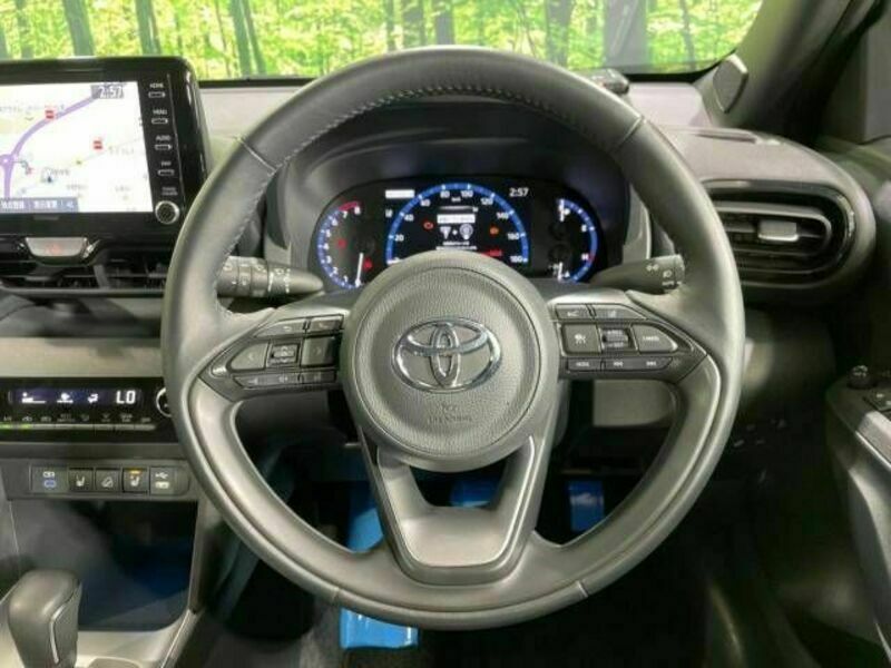 YARIS CROSS