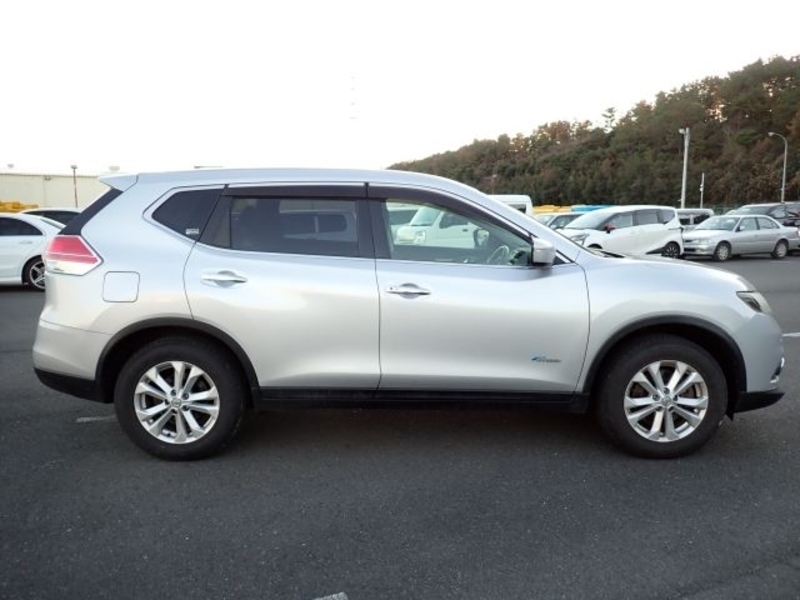 X-TRAIL HYBRID