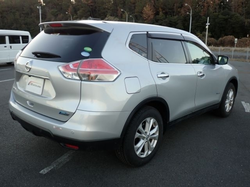 X-TRAIL HYBRID