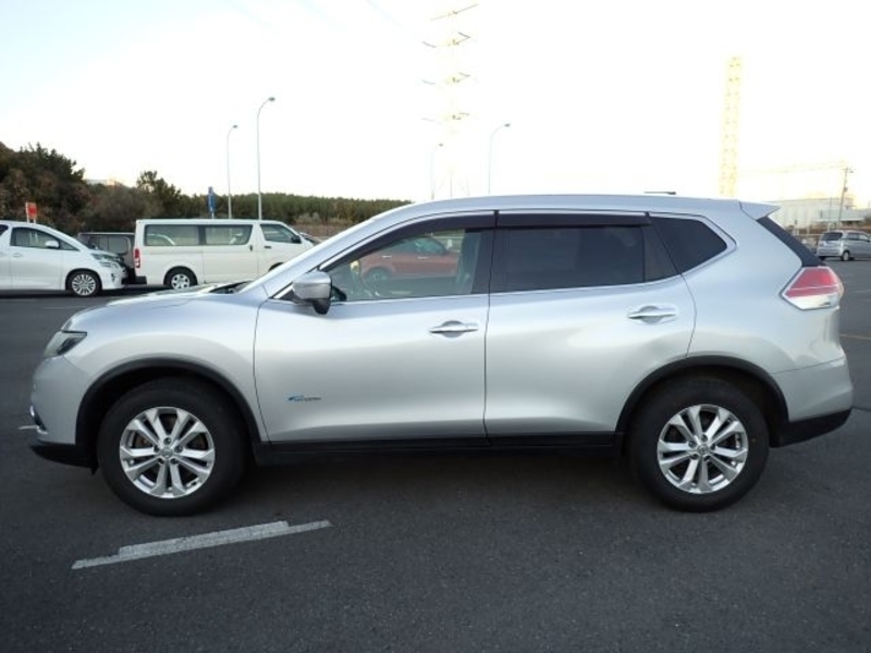 X-TRAIL HYBRID