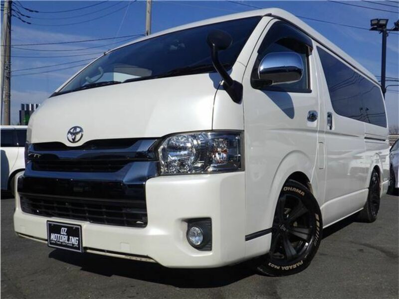 TOYOTA HIACE