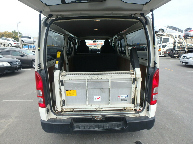 HIACE VAN-18