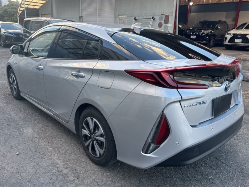 PRIUS PHV