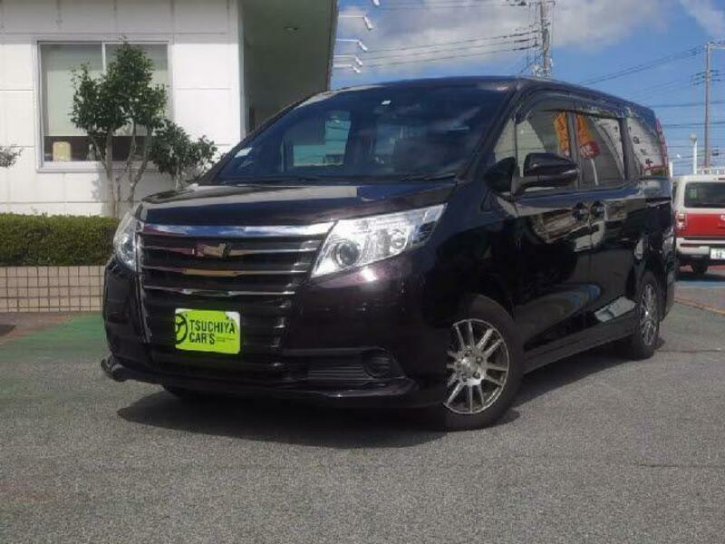 TOYOTA NOAH