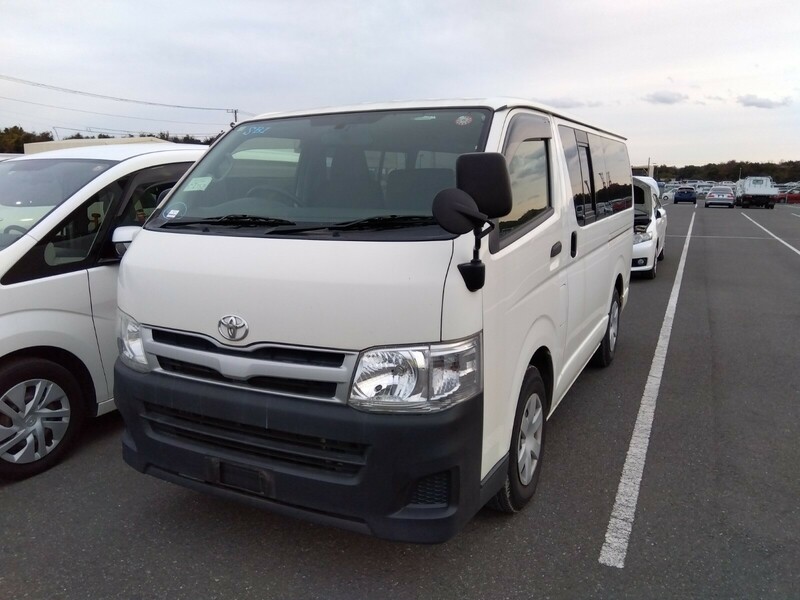 TOYOTA HIACE