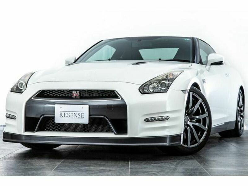 NISSAN GT-R