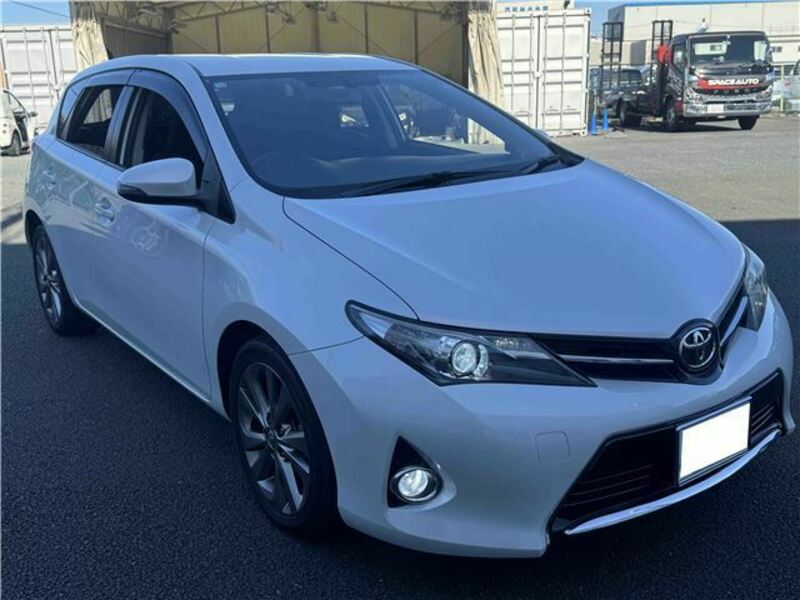 TOYOTA AURIS