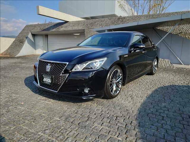 TOYOTA CROWN