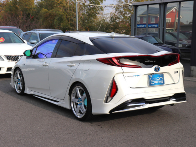 PRIUS PHV