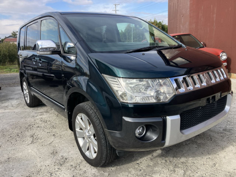 MITSUBISHI DELICA D5