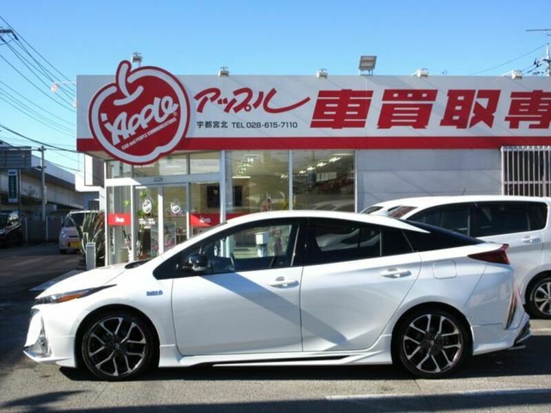 PRIUS PHV