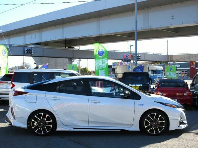 PRIUS PHV