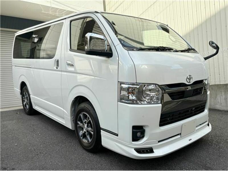 TOYOTA HIACE