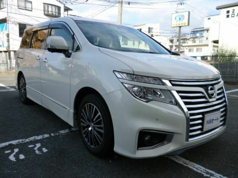 NISSAN ELGRAND