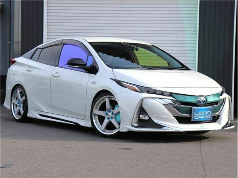 TOYOTA PRIUS PHV