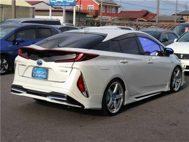 PRIUS PHV