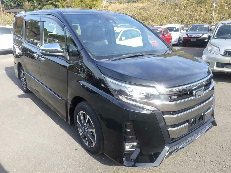 TOYOTA NOAH