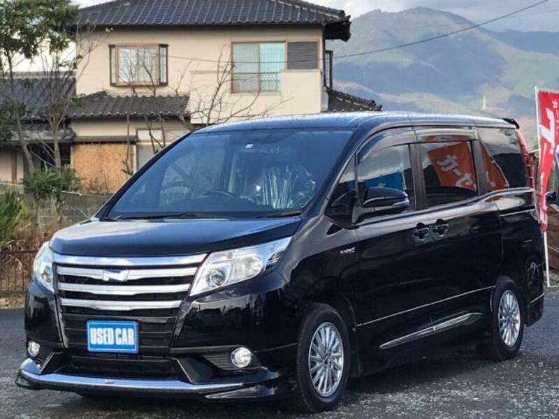 TOYOTA NOAH