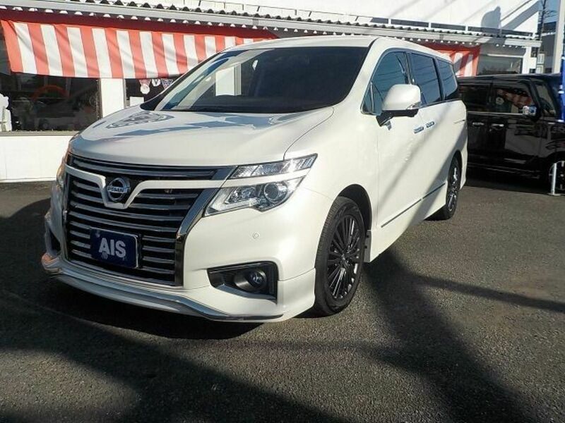 NISSAN ELGRAND