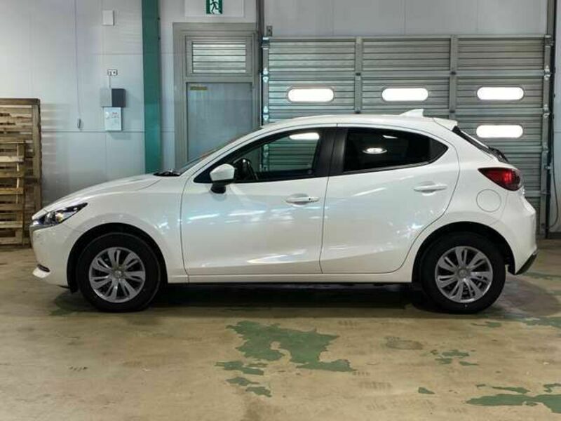 MAZDA2