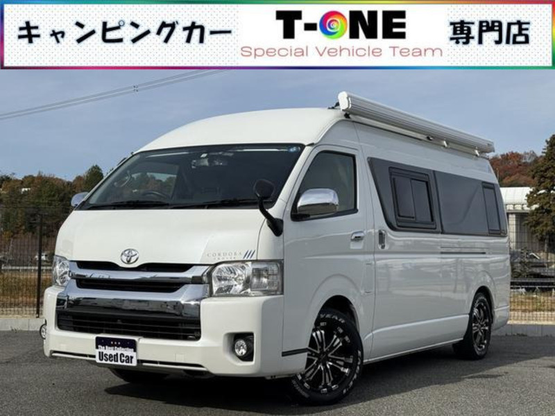 TOYOTA HIACE VAN