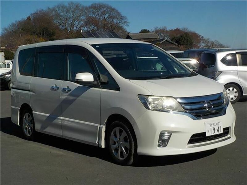 NISSAN SERENA