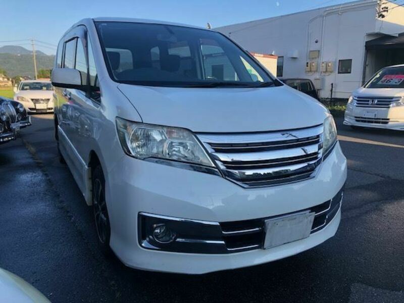 NISSAN SERENA