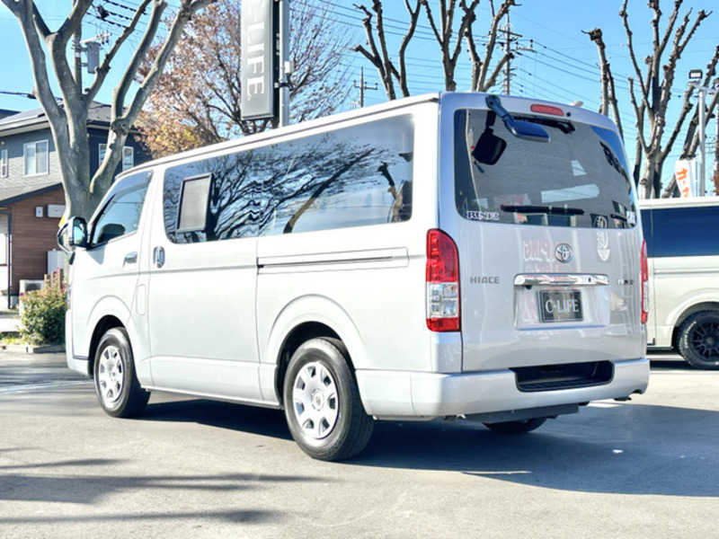 HIACE VAN