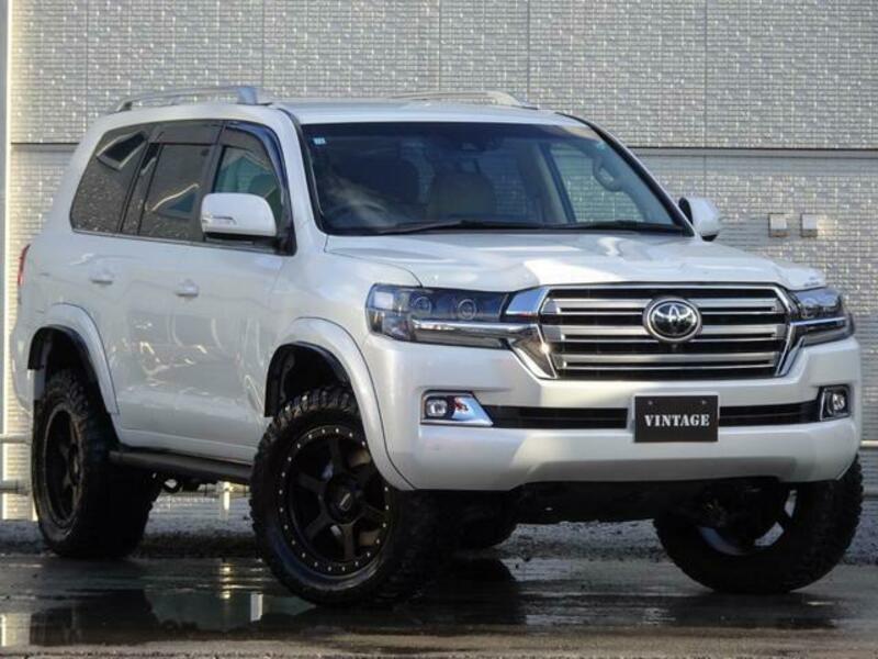 LAND CRUISER