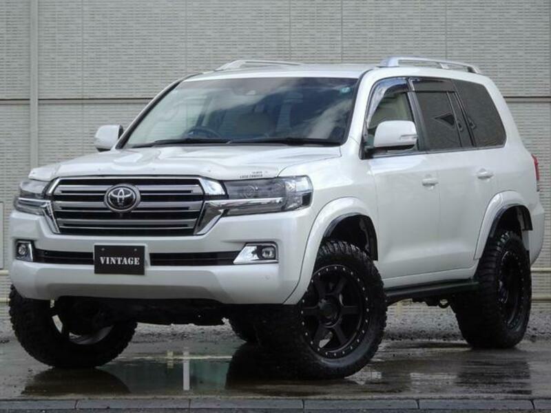 TOYOTA LAND CRUISER