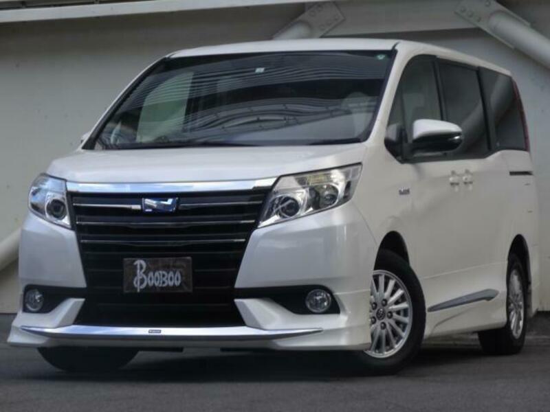 TOYOTA NOAH