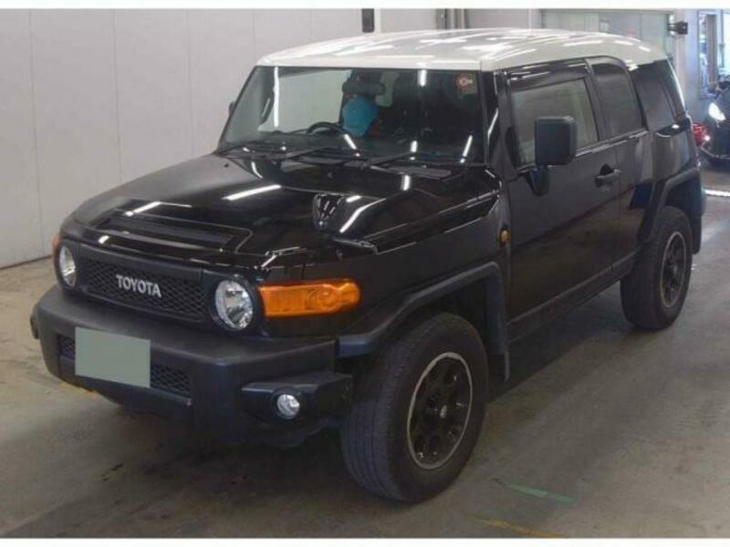 TOYOTA FJ CRUISER