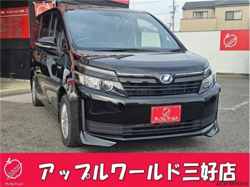 TOYOTA VOXY