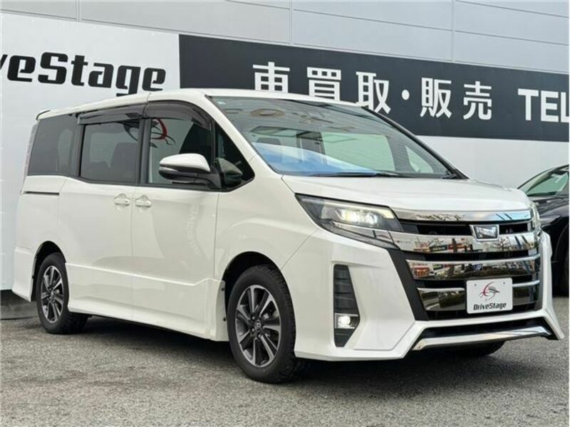 TOYOTA NOAH